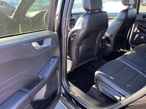 Used 2025 Ford Escape ST-Line image 10