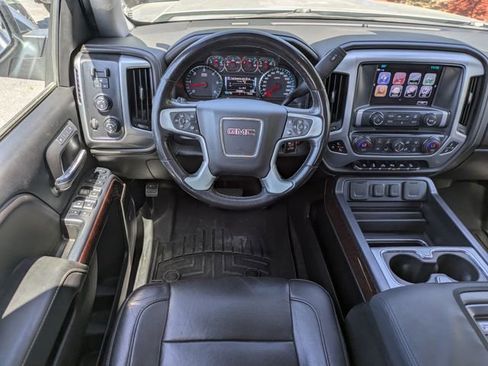 Used 2018 GMC Sierra 1500 SLT image 16