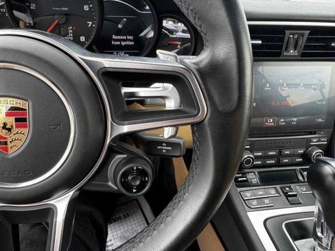 Used 2019 Porsche 911 Targa 4 AWD/4WD image 30