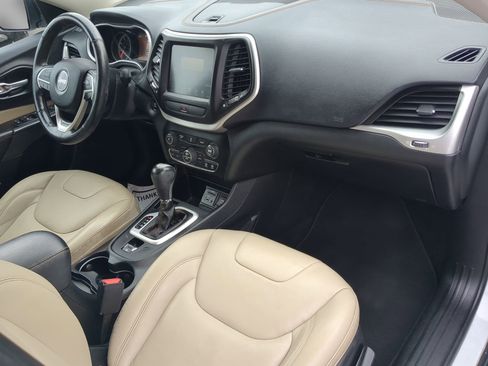 Used 2016 Jeep Cherokee Limited image 36