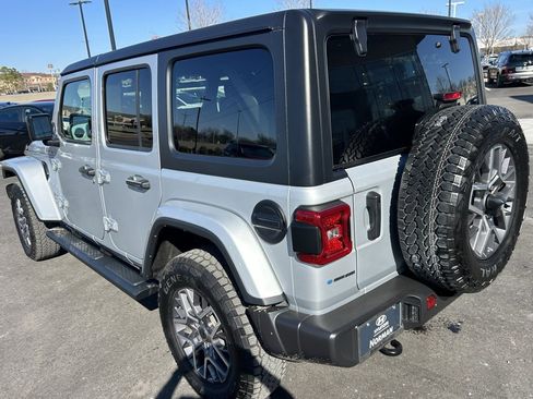 Used 2024 Jeep Wrangler Sahara image 4