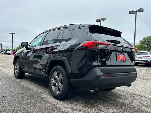 Certified 2022 Toyota RAV4 XLE AWD/4WD image 3