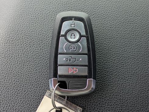 Used 2023 Ford F150 Lariat RWD image 34