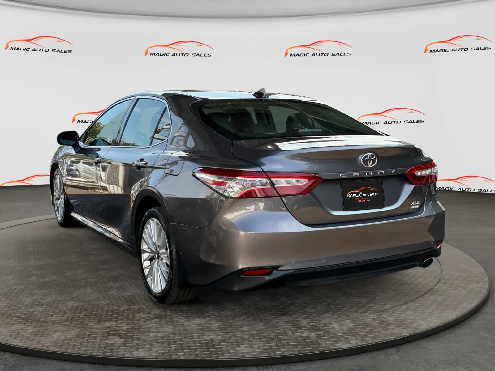 Used 2020 Toyota Camry XLE AWD/4WD image 8