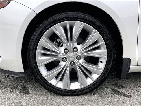 Used 2018 Chevrolet Impala Premier w/ Premier Confidence Package image 7