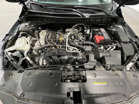 Used 2023 Nissan Altima 2.5 SR FWD image 27