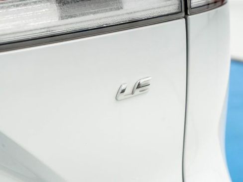 Used 2022 Toyota Corolla Cross LE image 8