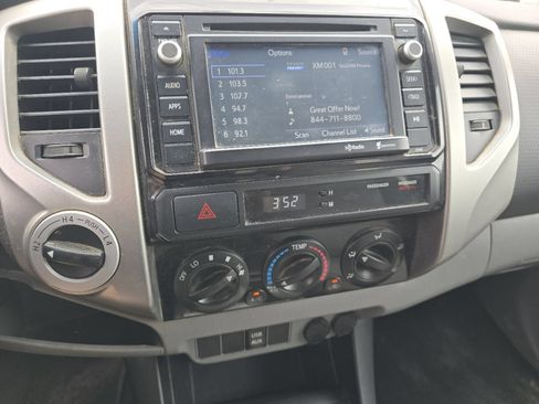 Used 2014 Toyota Tacoma 4x4 Double Cab w/ SR5 Package image 28