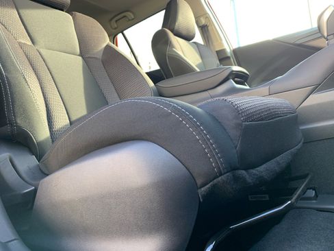 Certified 2025 Subaru Outback Premium image 30