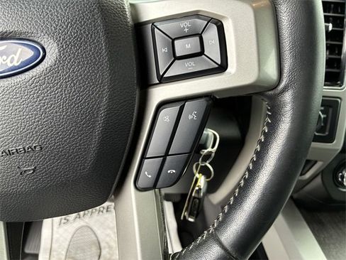 Used 2020 Ford F350 Lariat w/ Chrome Package image 26