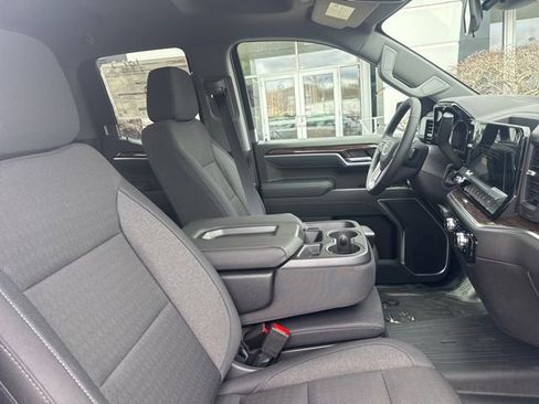New 2026 GMC Sierra 1500 SLE w/ Preferred Package AWD/4WD image 35