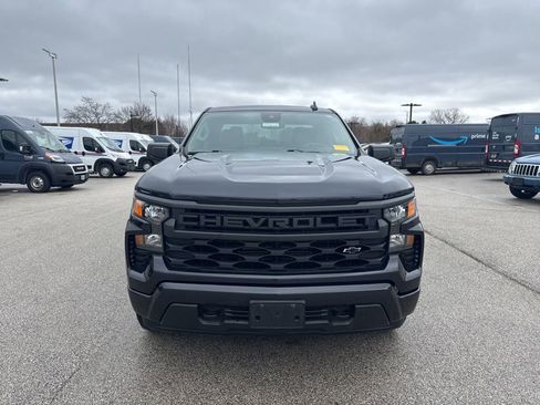Used 2023 Chevrolet Silverado 1500 Custom image 2