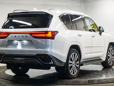 Certified 2025 Lexus LX 700h Luxury AWD/4WD image 4