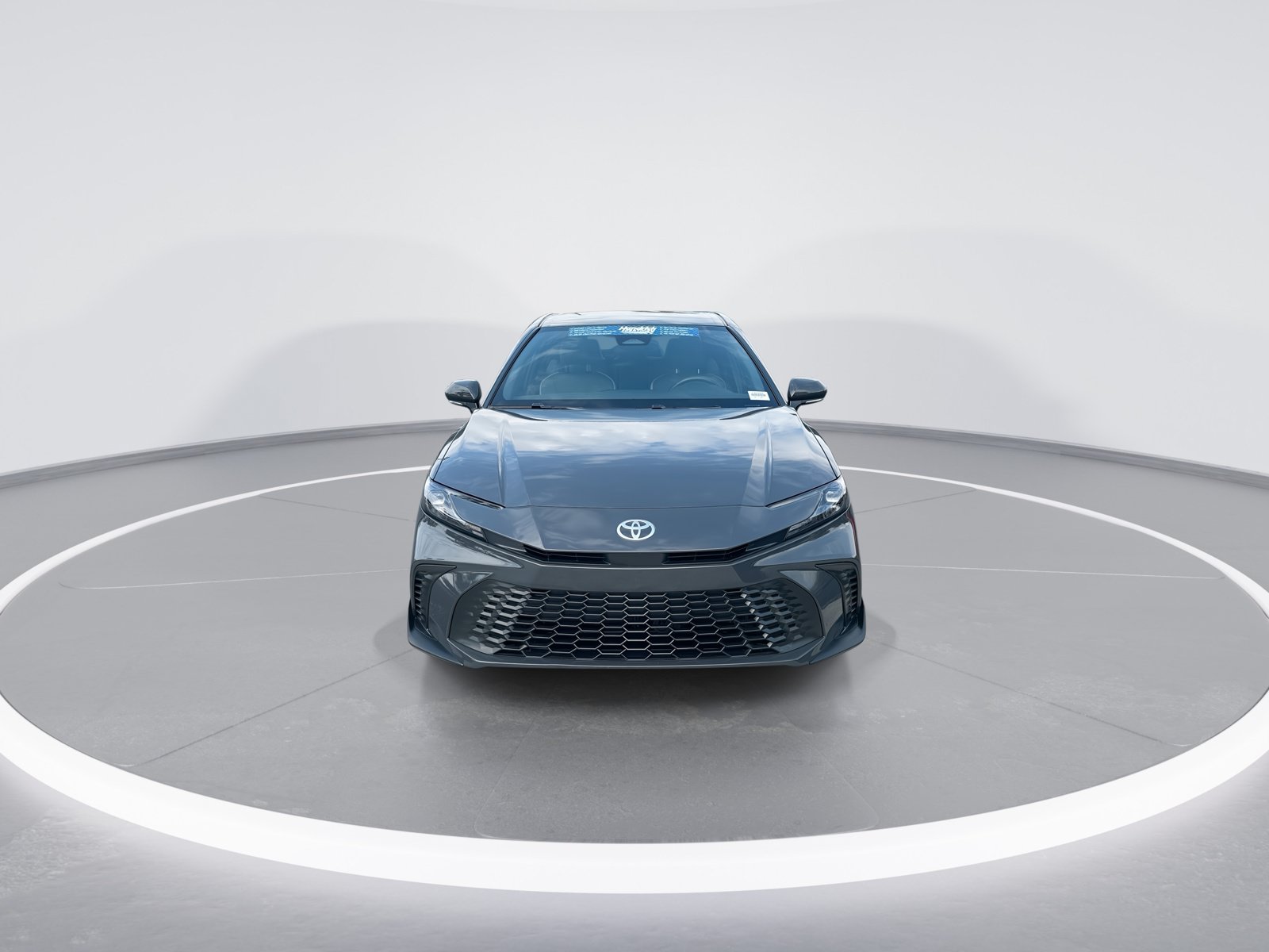 Used 2025 Toyota Camry SE FWD image 3