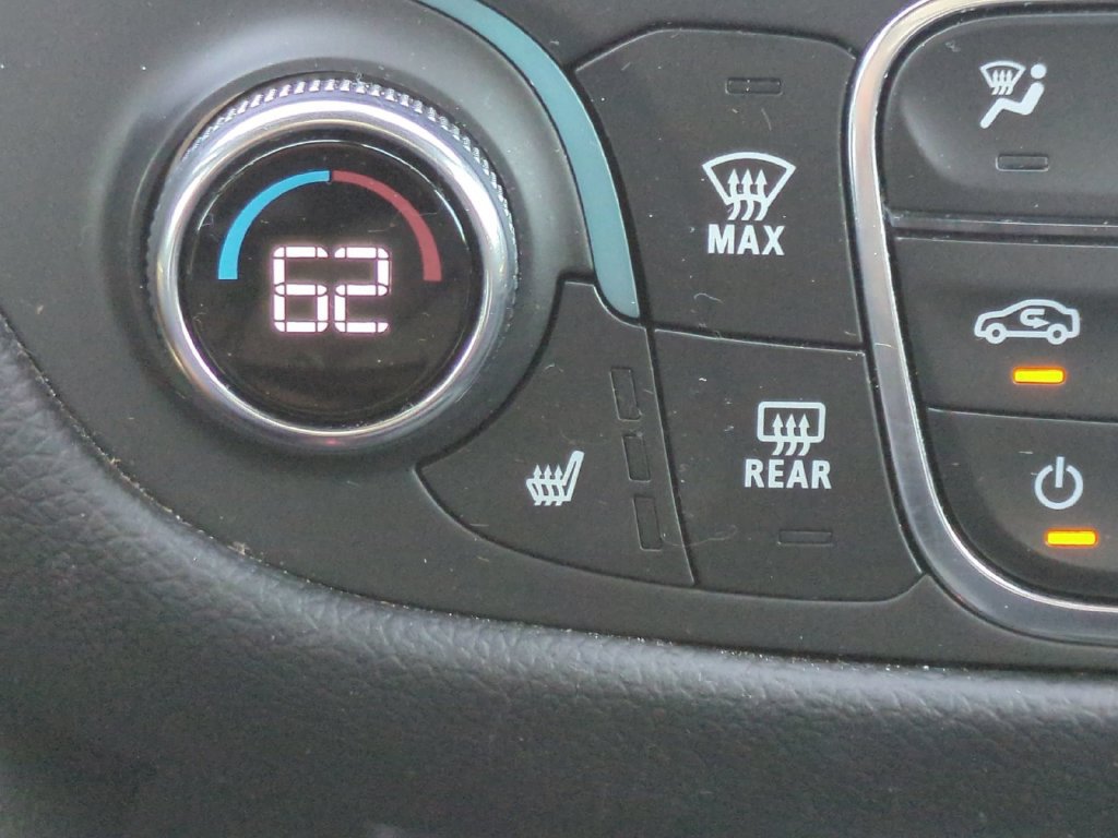 Used 2023 Chevrolet Equinox RS FWD image 26