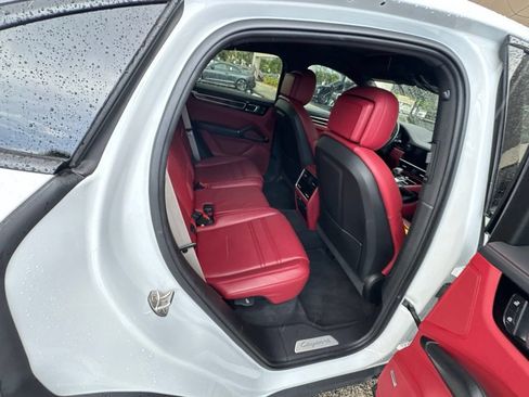 Used 2023 Porsche Cayenne Coupe AWD/4WD image 21