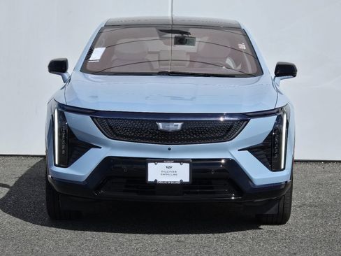 New 2025 Cadillac Optiq Sport 1 image 38