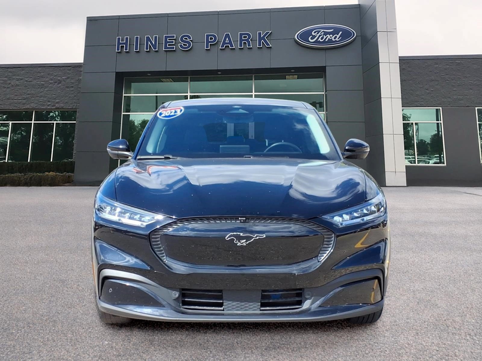 Used 2023 Ford Mustang Mach-E Select w/ Comfort Package Lite AWD/4WD image 2