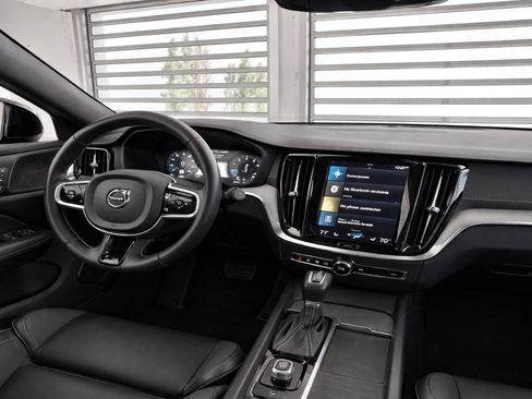 Used 2021 Volvo V60 T6 R-Design w/ Advanced Package FWD image 16