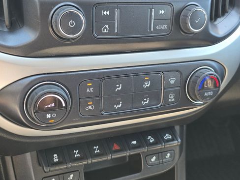 Used 2022 Chevrolet Colorado ZR2 AWD/4WD image 10