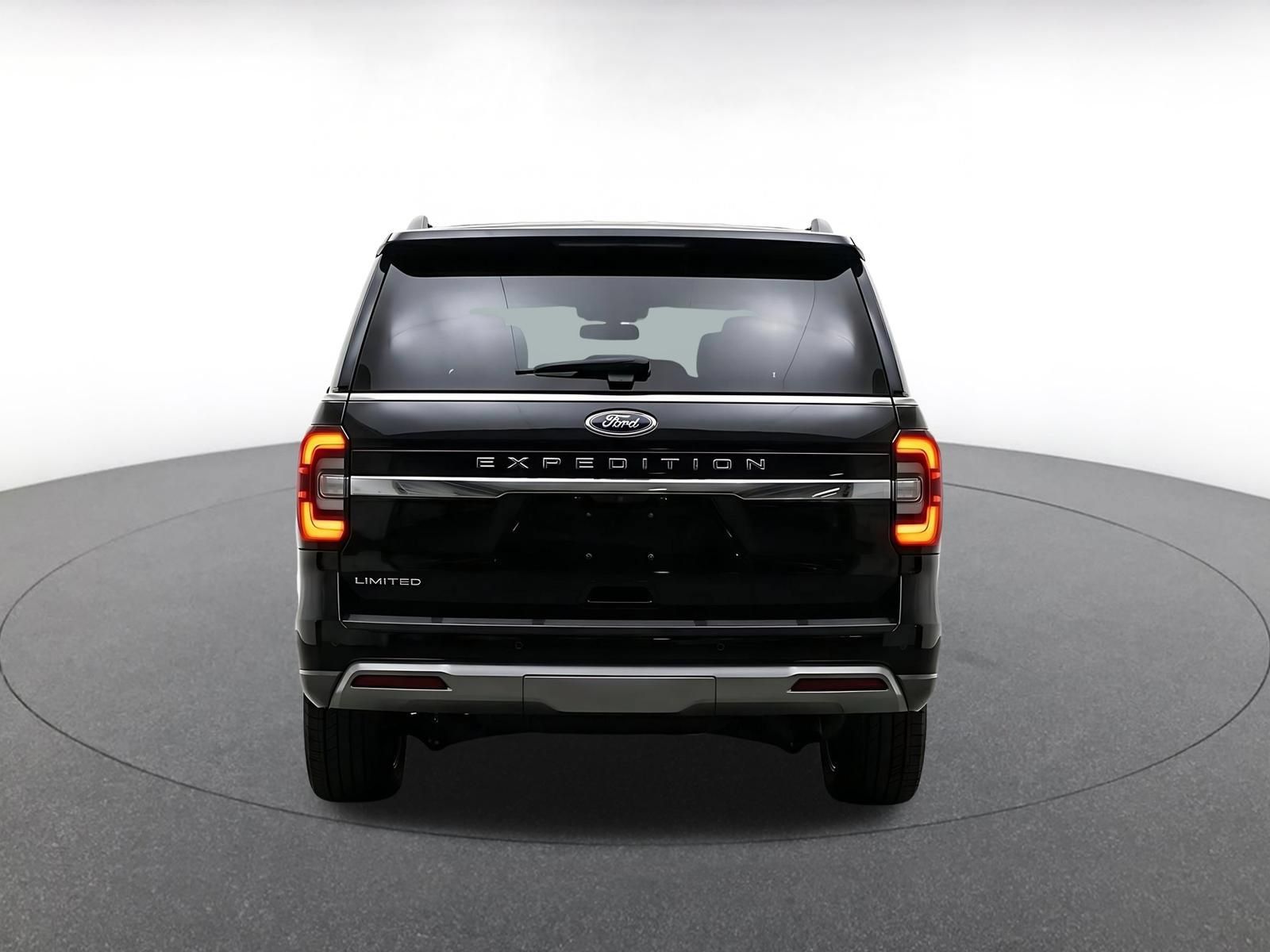 Used 2024 Ford Expedition Limited RWD image 9