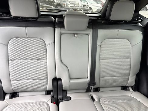 Used 2023 Ford Escape SE FWD image 9