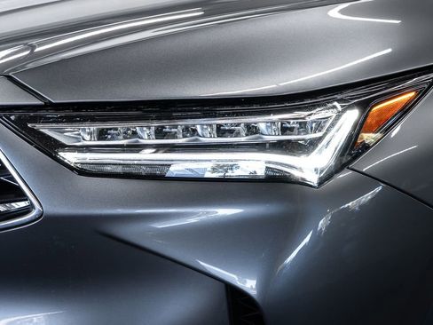 Certified 2025 Acura MDX w/ Technology Package image 9