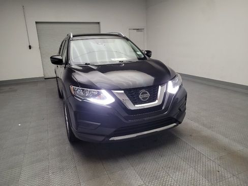 Used 2020 Nissan Rogue SV AWD/4WD image 14
