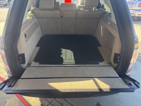 Used 2017 Land Rover Range Rover HSE image 30