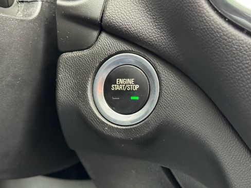 Used 2021 Chevrolet Equinox LT image 24