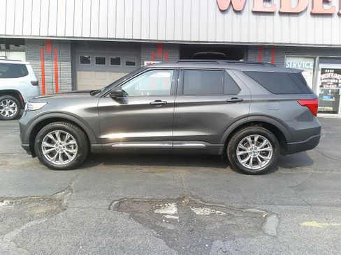 Used 2020 Ford Explorer XLT w/ Equipment Group 202A AWD/4WD image 2