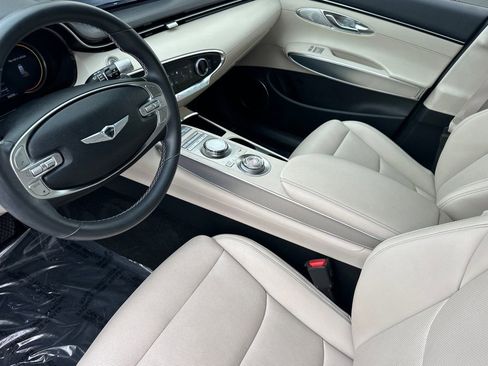 Used 2023 Genesis GV70 2.5T w/ Select Package image 4