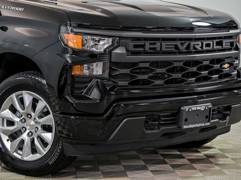 Certified 2025 Chevrolet Silverado 1500 Custom AWD/4WD image 2