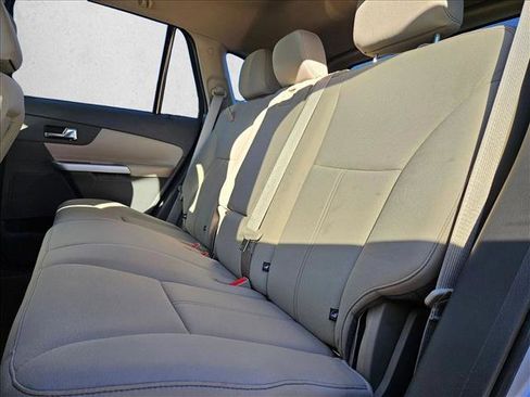Used 2013 Ford Edge SE image 19