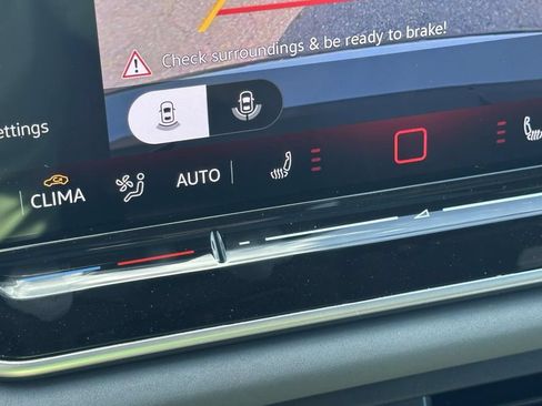 New 2026 Volkswagen Tiguan SE R-Line AWD/4WD image 23