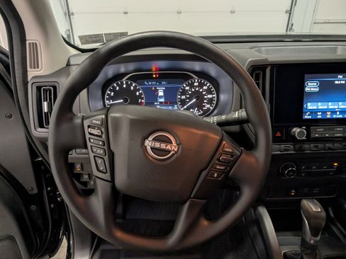 Used 2025 Nissan Frontier S w/ S Utility Package image 15