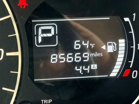 Used 2015 Nissan Versa Note SV image 26