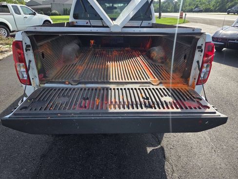 Used 2015 Nissan Frontier S RWD image 10
