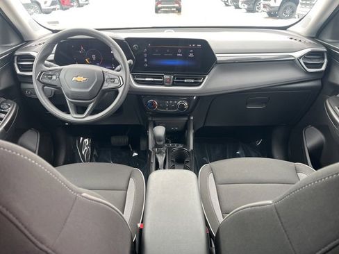 Used 2025 Chevrolet TrailBlazer LT image 45