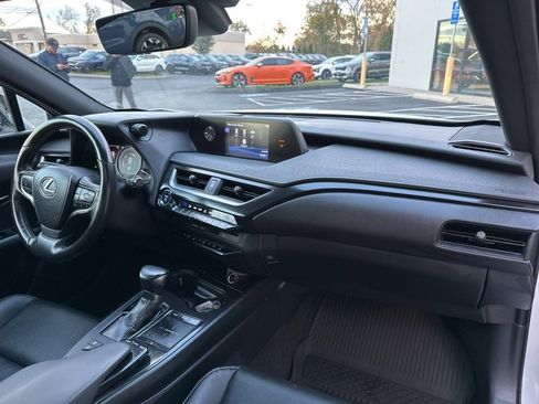 Used 2020 Lexus UX 250h w/ Premium Package image 15