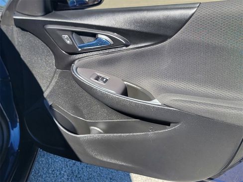Used 2020 Chevrolet Malibu LT image 25