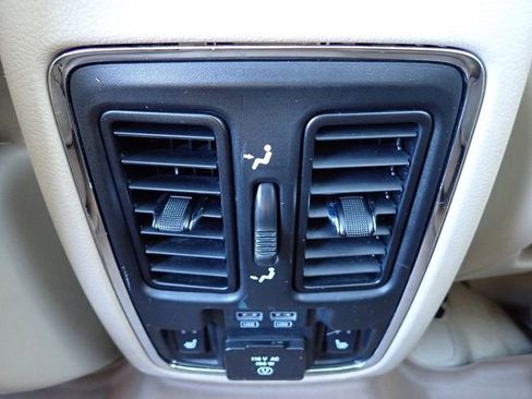 Used 2021 Jeep Grand Cherokee Overland AWD/4WD image 18