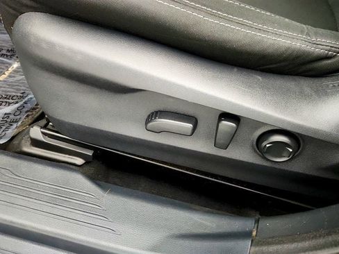 Used 2022 Subaru Outback Premium image 12