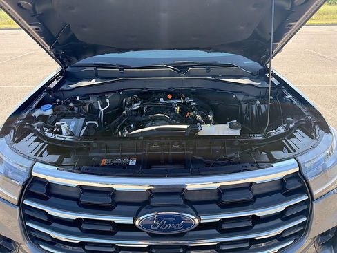 Certified 2025 Ford Explorer Active w/ Active Comfort Package AWD/4WD image 32