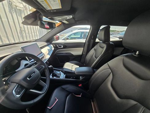 Used 2025 Jeep Compass Limited AWD/4WD image 3