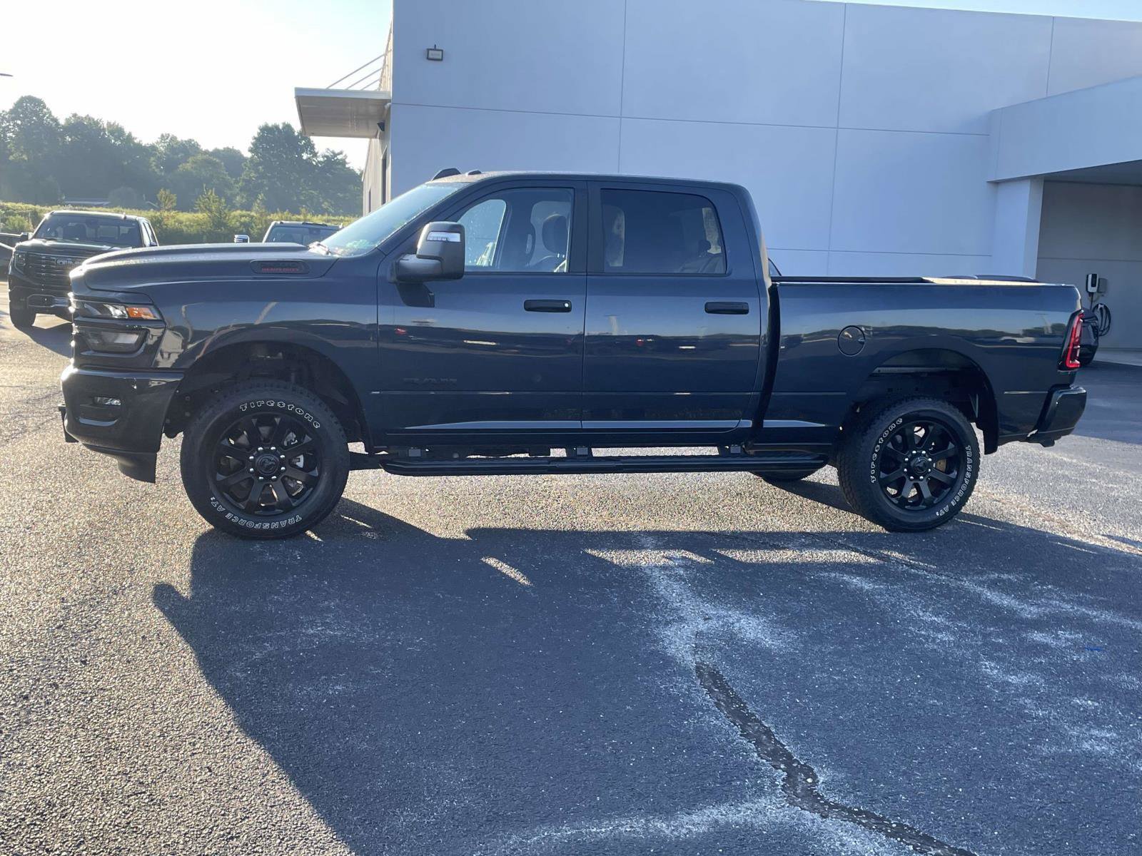 Used 2025 RAM 2500 Big Horn AWD/4WD image 9