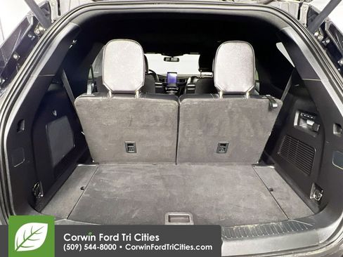 Used 2021 Ford Explorer ST w/ ST Street Pack image 15