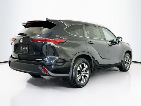Used 2024 Toyota Highlander XLE image 9
