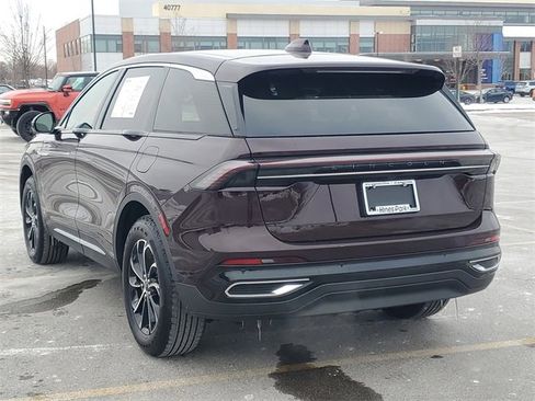 Certified 2025 Lincoln Nautilus Premier image 5