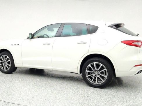 Used 2017 Maserati Levante image 7